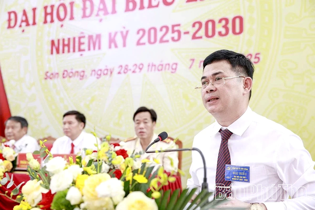 Đồng chí Trần Việt Cường - Ủy viên Ban Thường vụ Tỉnh ủy, Giám đốc Sở Nội vụ phát biểu chỉ đạo tại Đại hội.